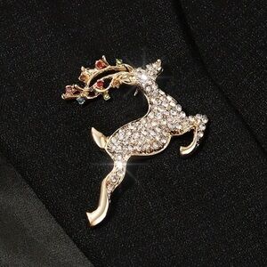 Luxury Rhinestone Reindeer Brooch Pin | Elegant Gold-Tone Holiday Jewelry 🦌 Deer